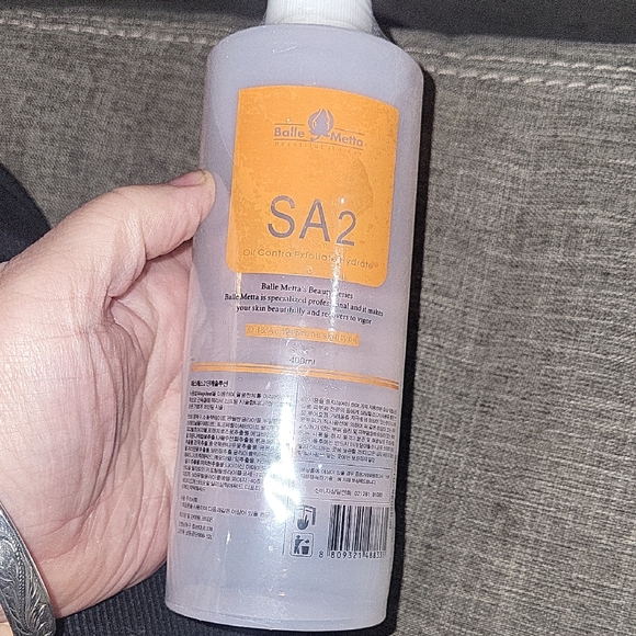 bella metta Other - SA2 Skincare Cleanser - White and Orange